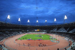 ld sports-跨时空巅峰对决，梅西、东契奇与RNG激战80分钟，战术博弈悬念丛生