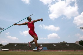 乐动网址-姆巴佩独造两球难救主！巴黎3-0领先遭本菲卡惊天逆转，个人英雄主义再引热议